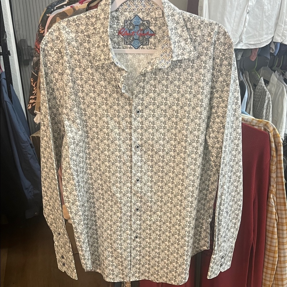 Robert Graham Black and White Skull Print LS Button Down Shirt